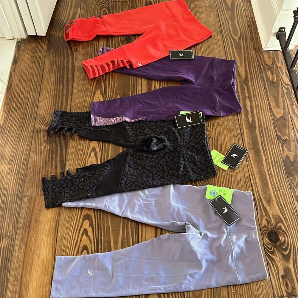 Glyder brand athletic cropped (capri) leggings.   Lot of 4 - size XXS - all NWT